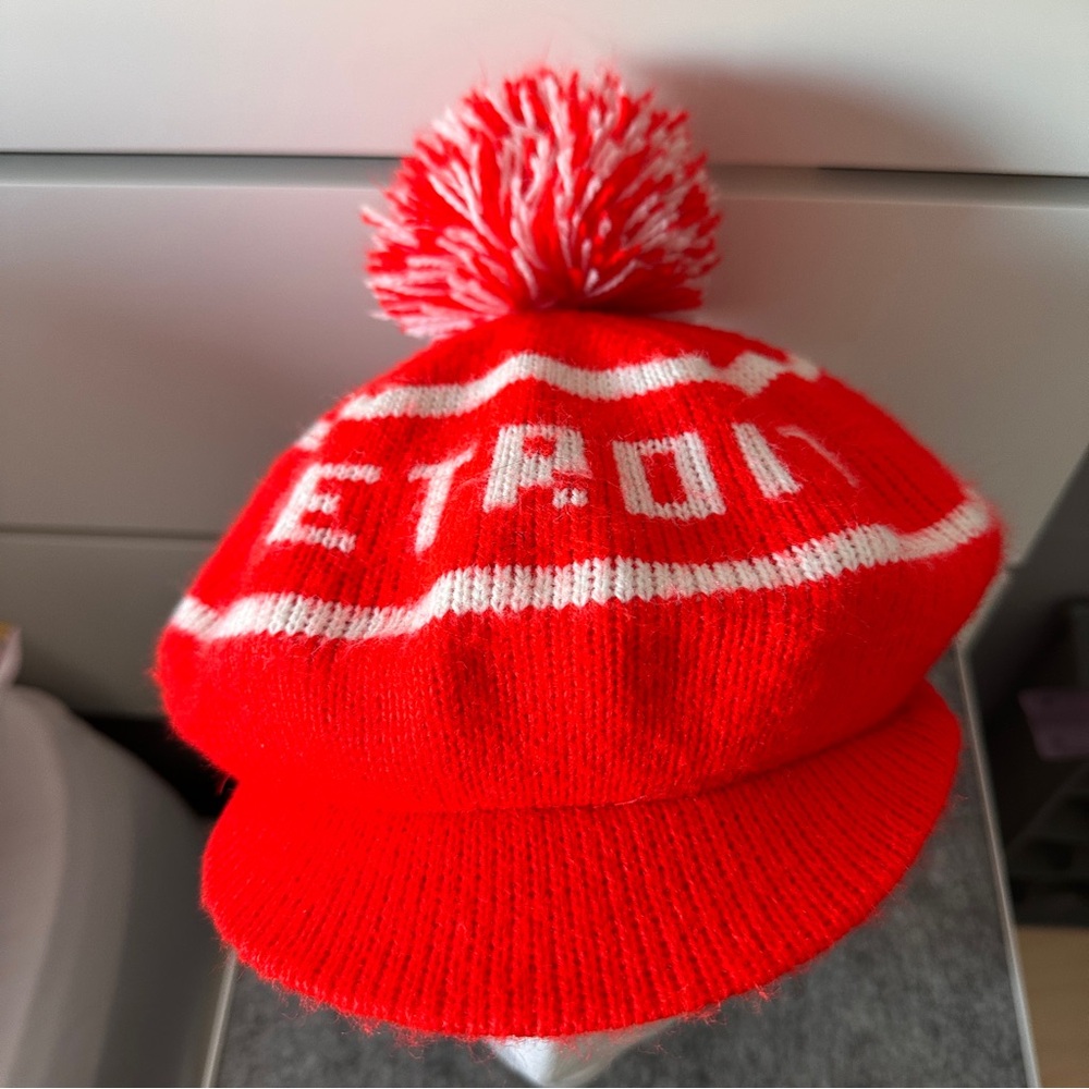 Vintage Detroit Red Wings Red & White Knit Toque Pom Pom Hat - Adult